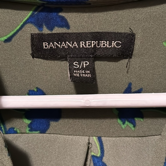 Banana Republic long sleeve blouse - Picture 2 of 5